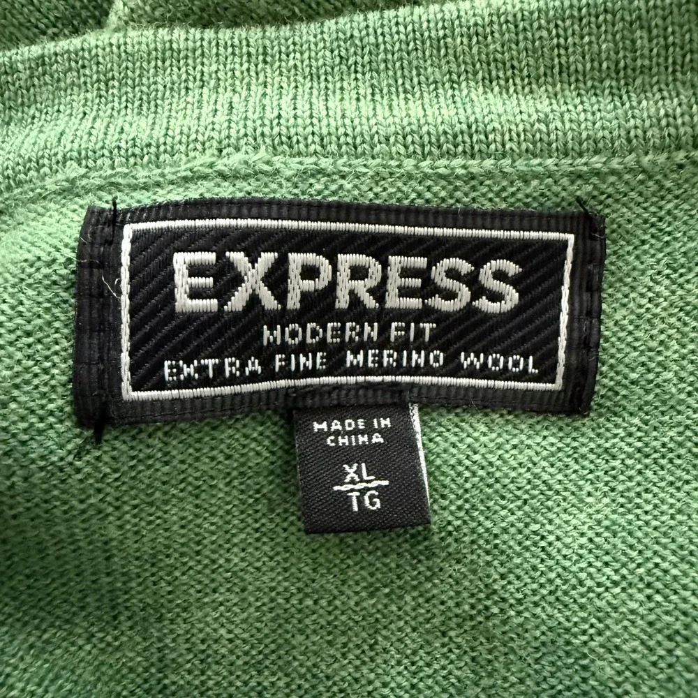 Express Extra Fine Merino Wool Sweater Mens XL Green V Neck Modern Fit Pullover‎